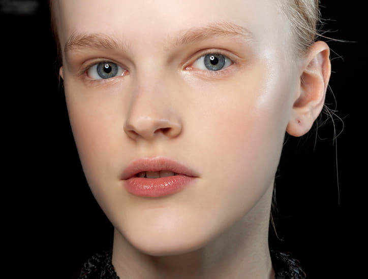 코로나19 시대라도 기억해! 2020 FW 백스테이지 트렌드