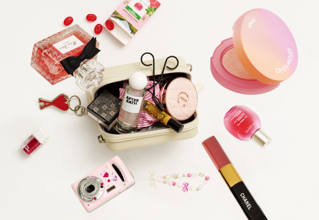 에겐녀 vs 테토녀, 취향 가득 뷰티 파우치 열어보기